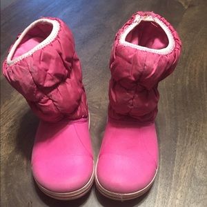 Crocs pink winter boot size 8